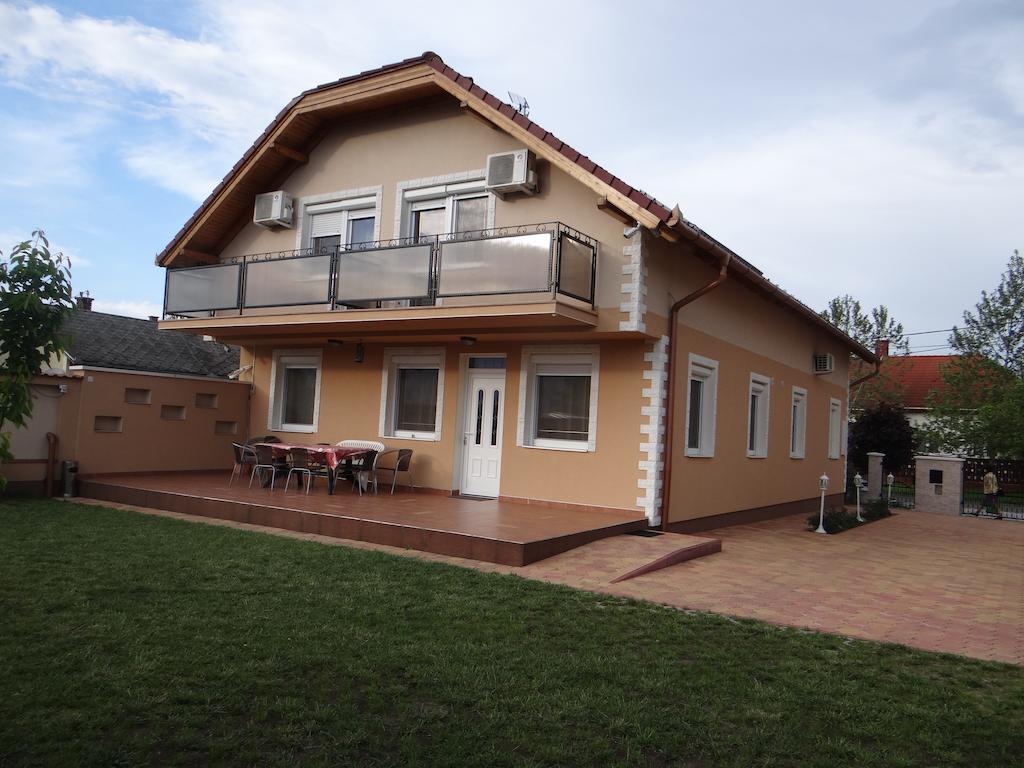 Marinica Apartman Hajduszoboszlo Luaran gambar