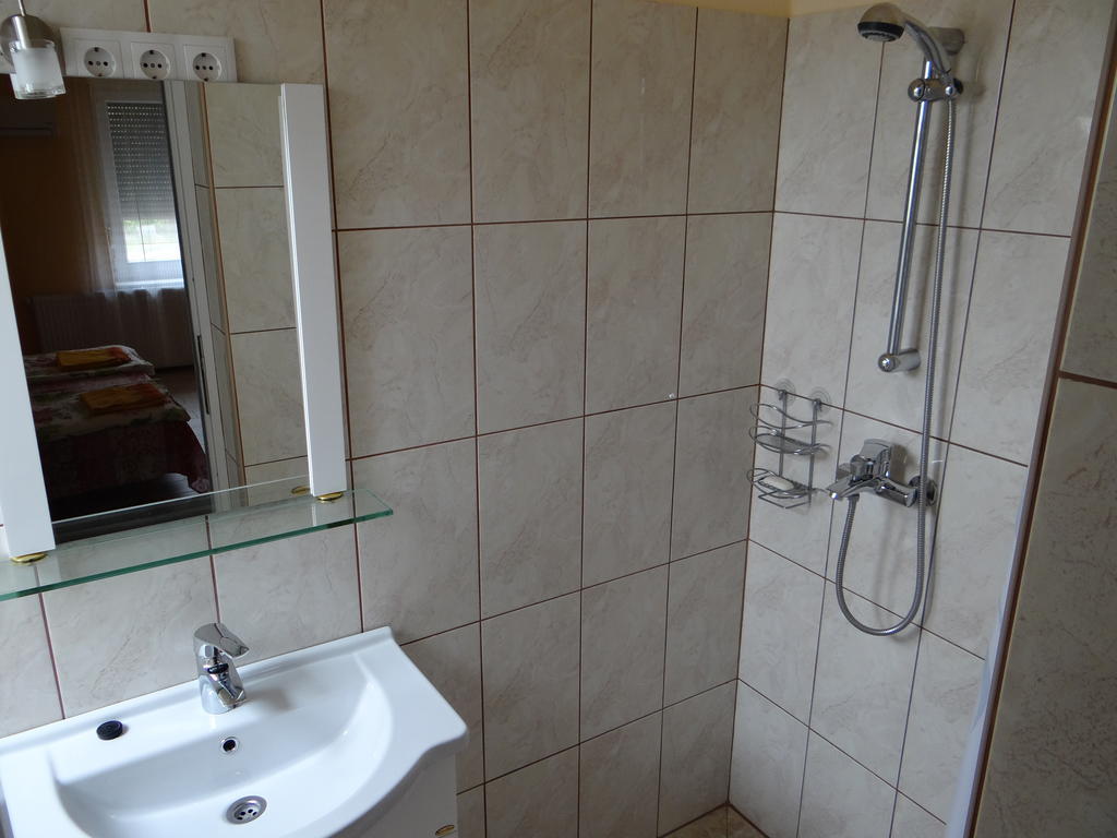 Marinica Apartman Hajduszoboszlo Bilik gambar
