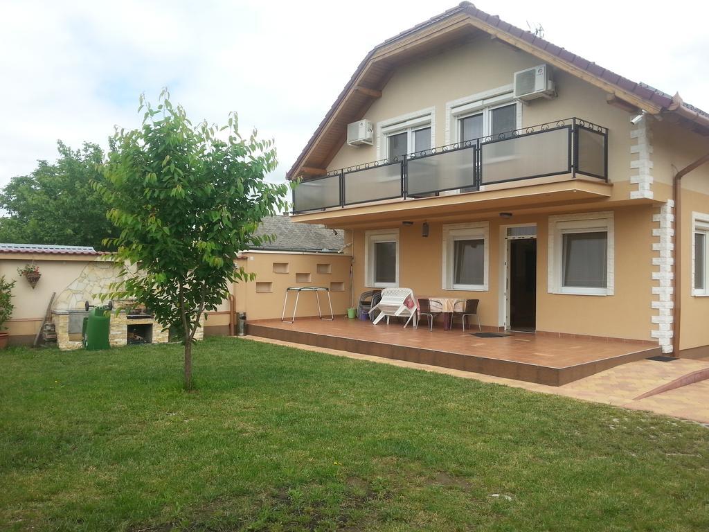Marinica Apartman Hajduszoboszlo Luaran gambar