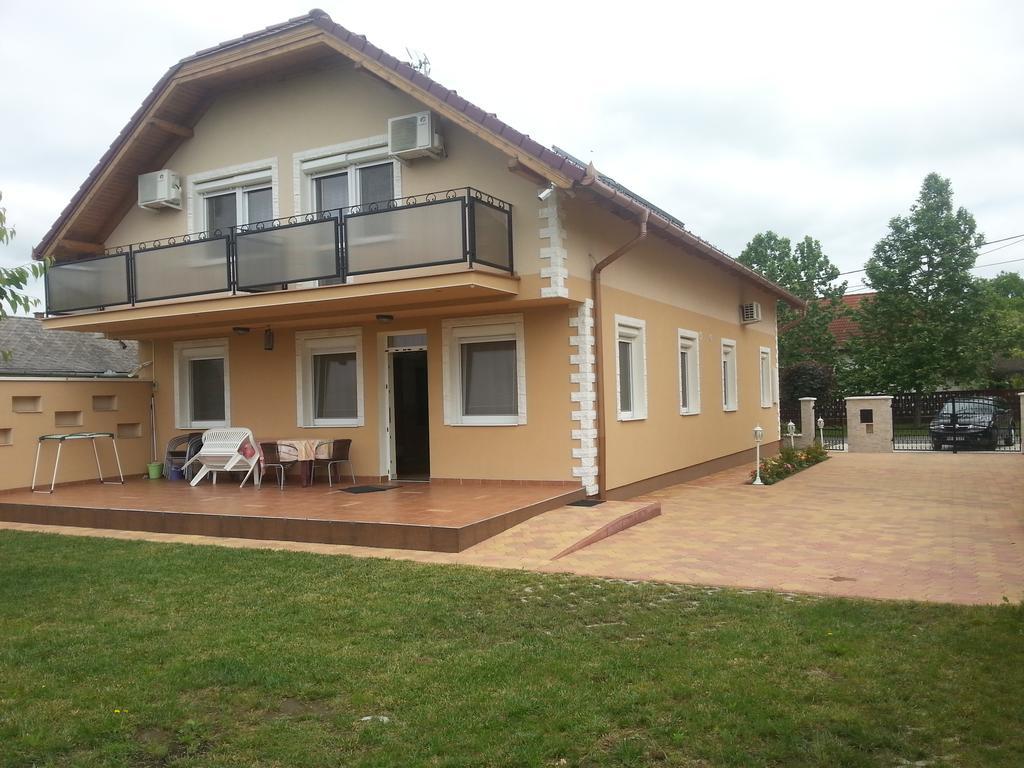 Marinica Apartman Hajduszoboszlo Luaran gambar